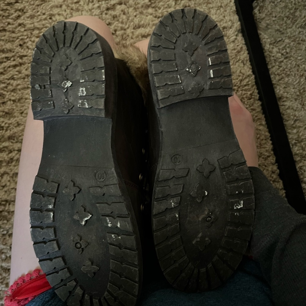 Faux fur boots - Picture 8 of 8